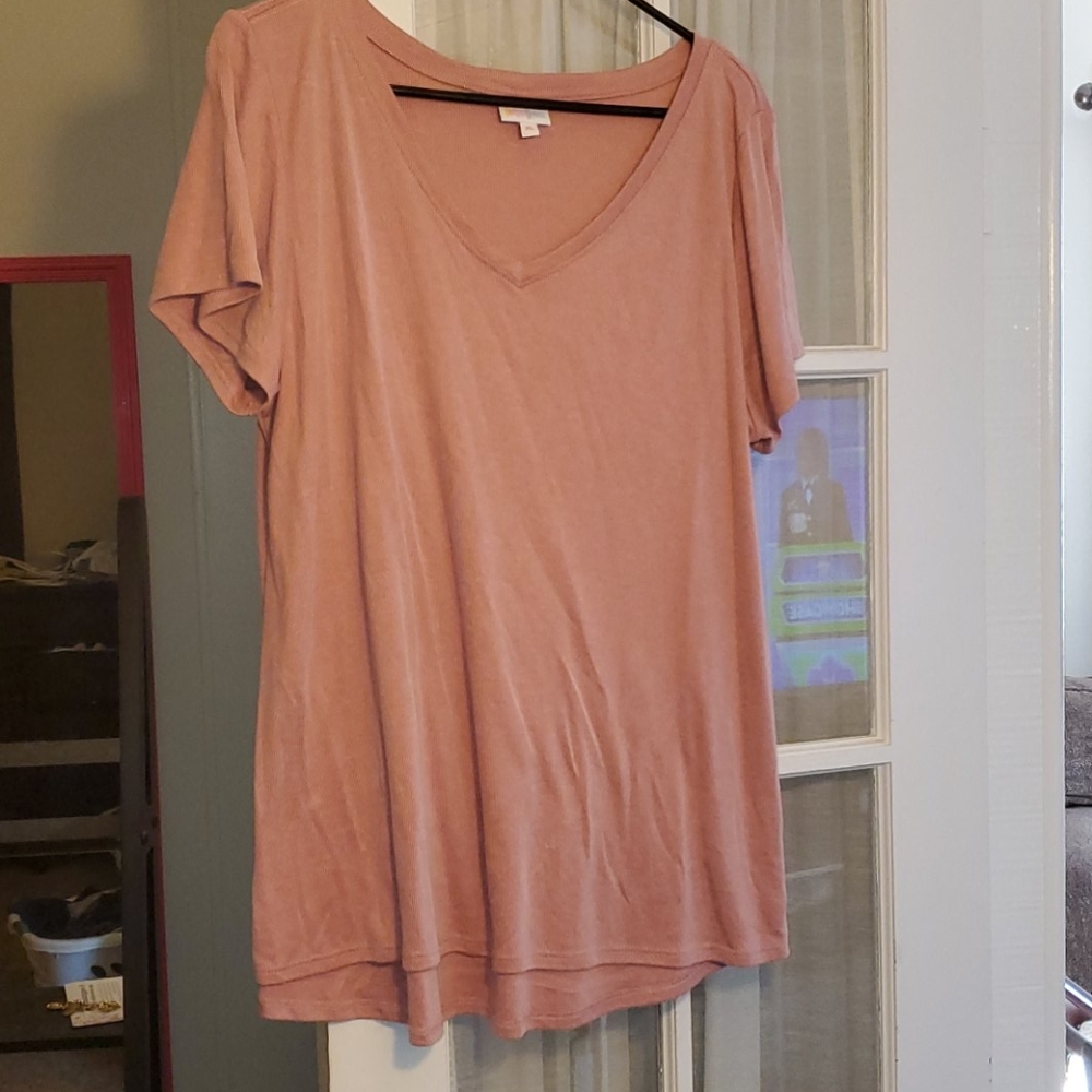 LuLaRoe Christy tee